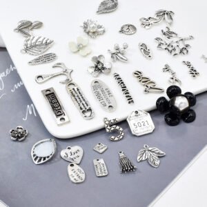 Custom Vintage Korean Matte Silver Alloy Pendant Badges for DIY Hair Clips - OEM Available